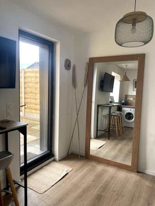 Entre Ville Et Campagne Appartement Cosy Avec Parking Et Terrasse Wood Coutiches Ngoại thất bức ảnh